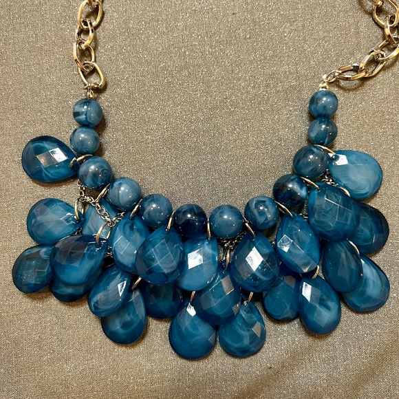 New Paparazzi Blue and Silver Necklace and Earring Set - Picture 2 of 5